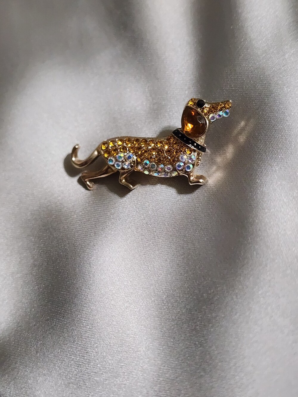 ✨ Dachshund Puppy Rhinestone Brooch Pin
